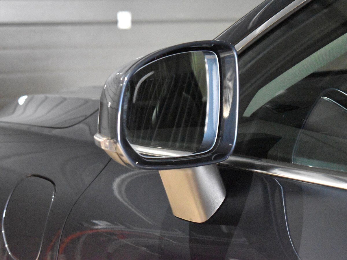 Volvo XC60 SUV / Terénní 2,0 l 257 kw