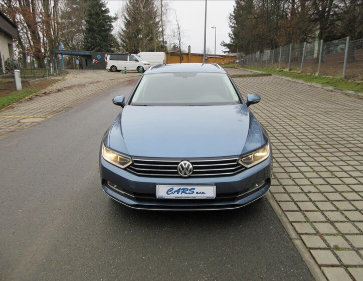 Volkswagen Passat Kombi 1,6 l 88 kw
