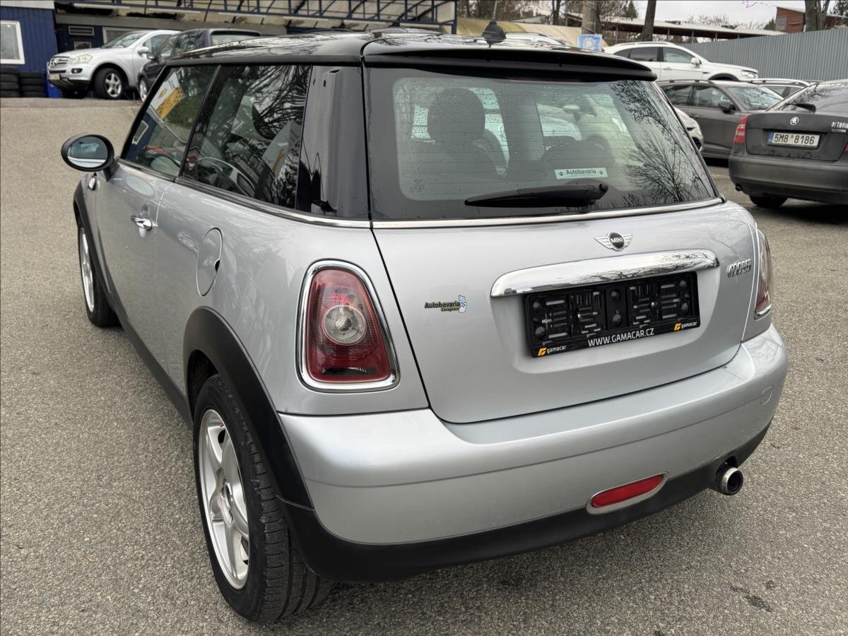 Mini Cooper Hatchback 1,6 l 88 kw