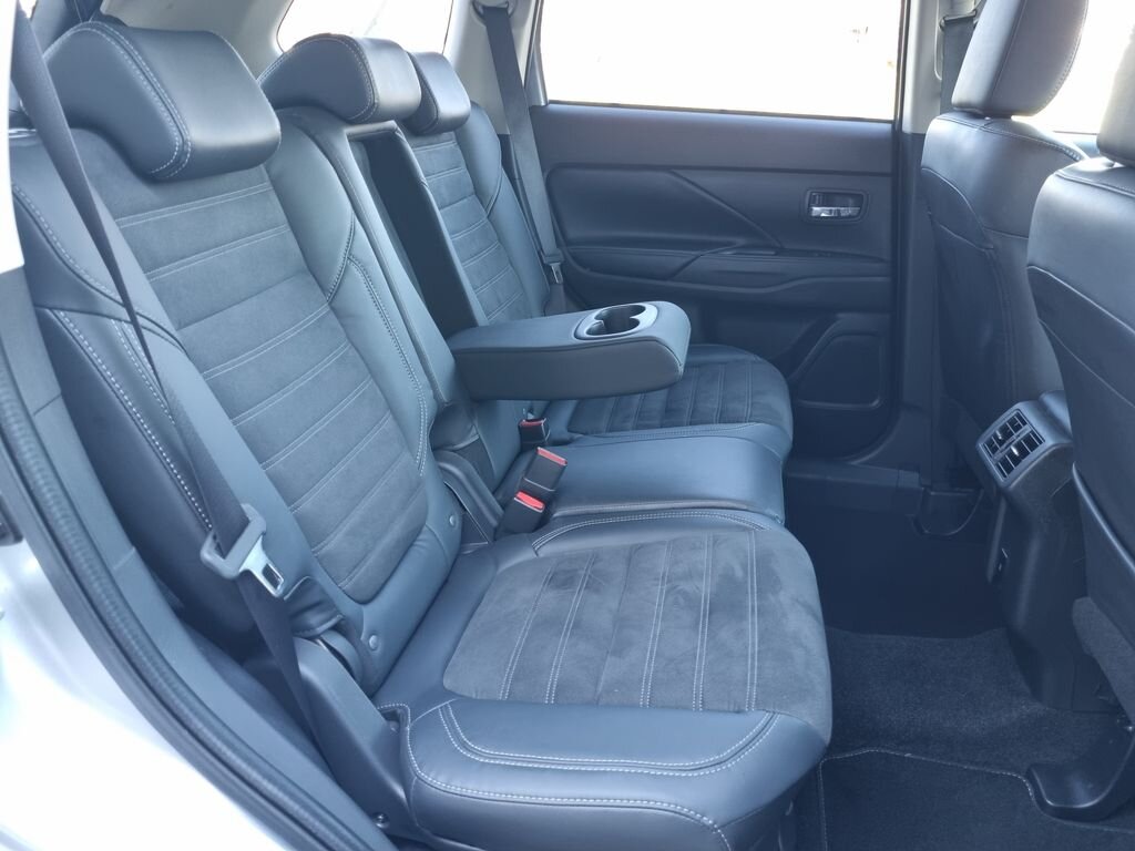 Mitsubishi Outlander SUV / Terénní 2,0 l 110 kw