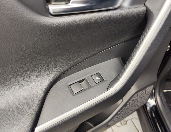 Toyota RAV4 SUV / Terénní 2,5 l 163 kw