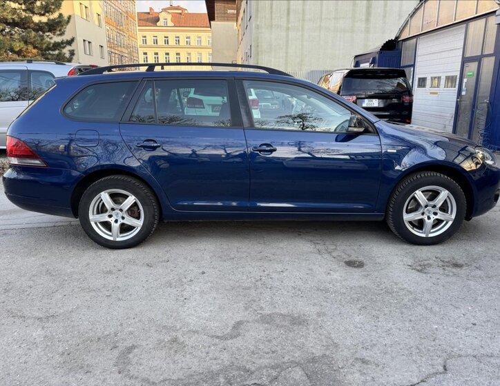 Volkswagen Golf Kombi 1,6 l 77 kw