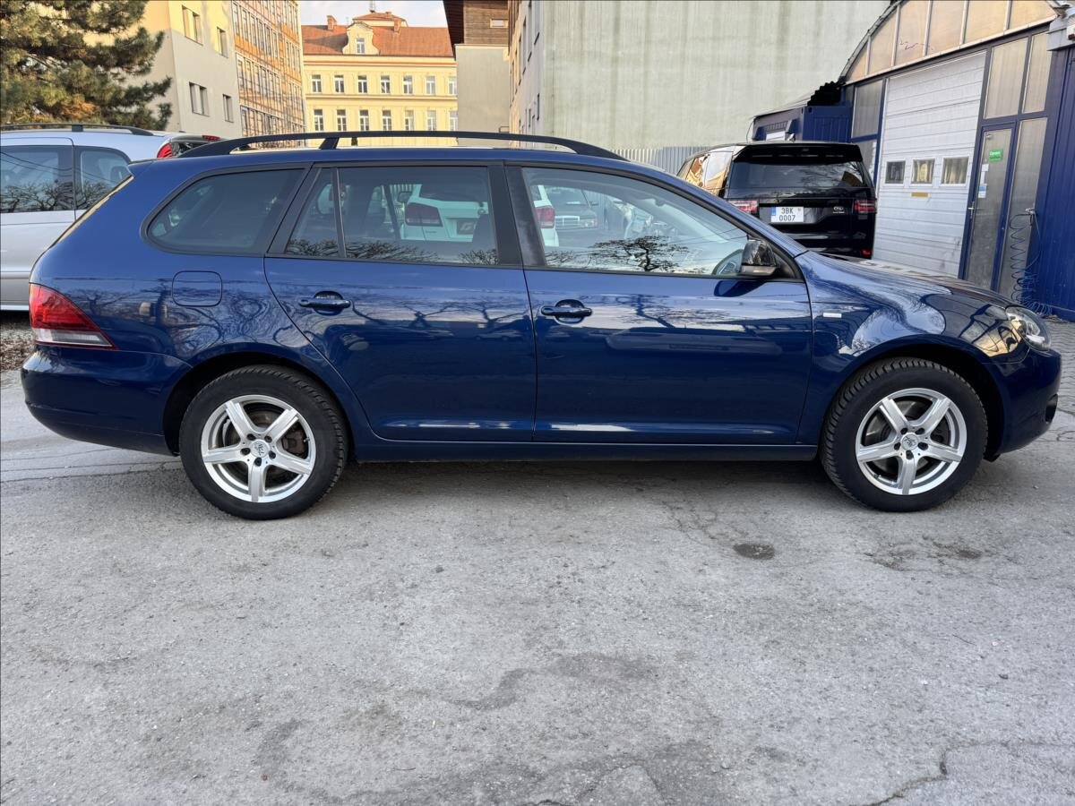 Volkswagen Golf Kombi 1,6 l 77 kw