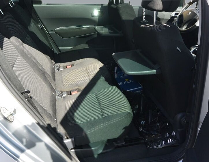 Peugeot 5008 MPV 1,6 l 88 kw