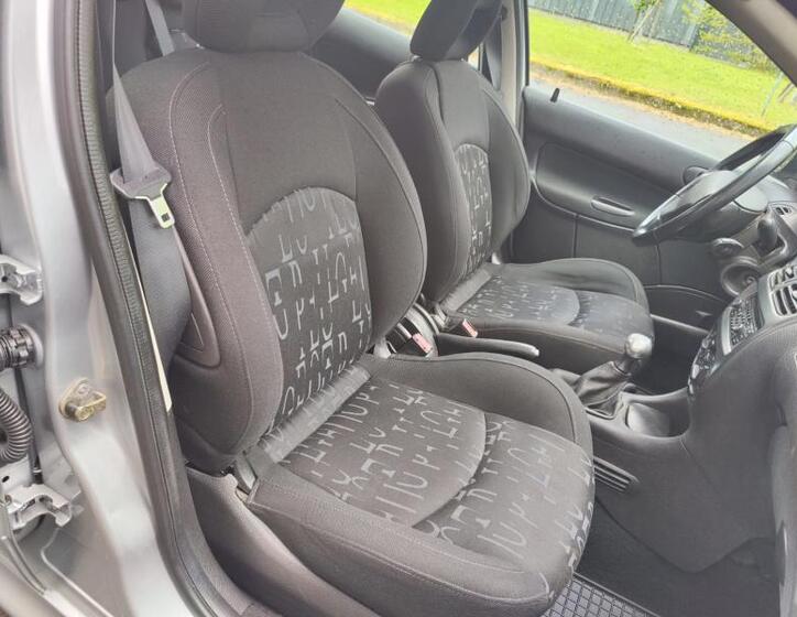 Peugeot 206 21
