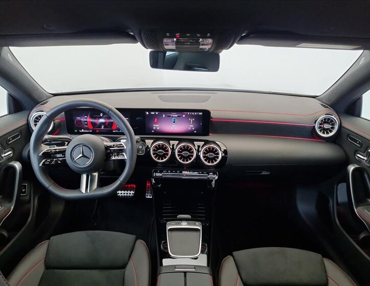 Mercedes-Benz CLA Sedan 2,0 l 110 kw