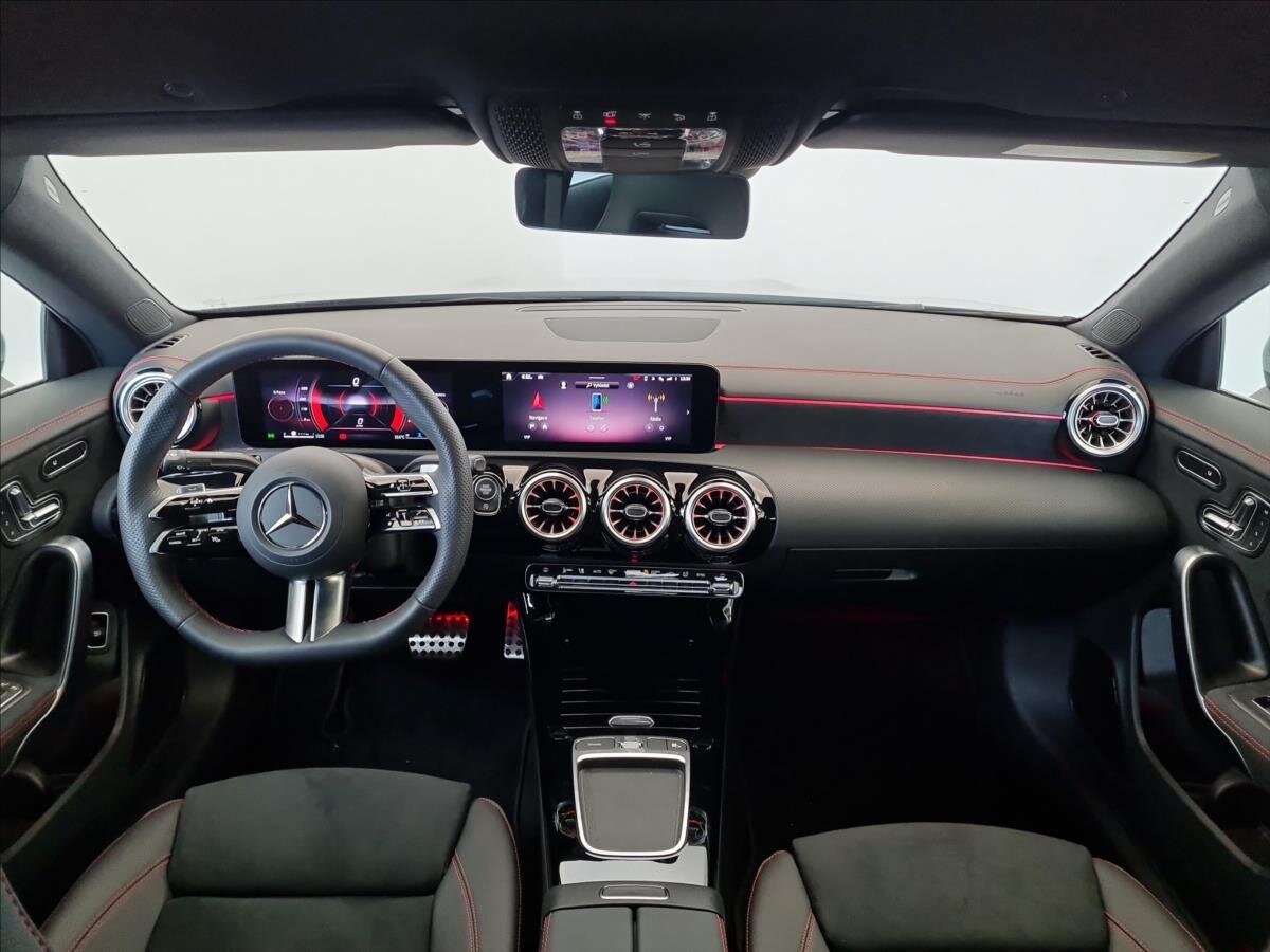 Mercedes-Benz CLA Sedan 2,0 l 110 kw