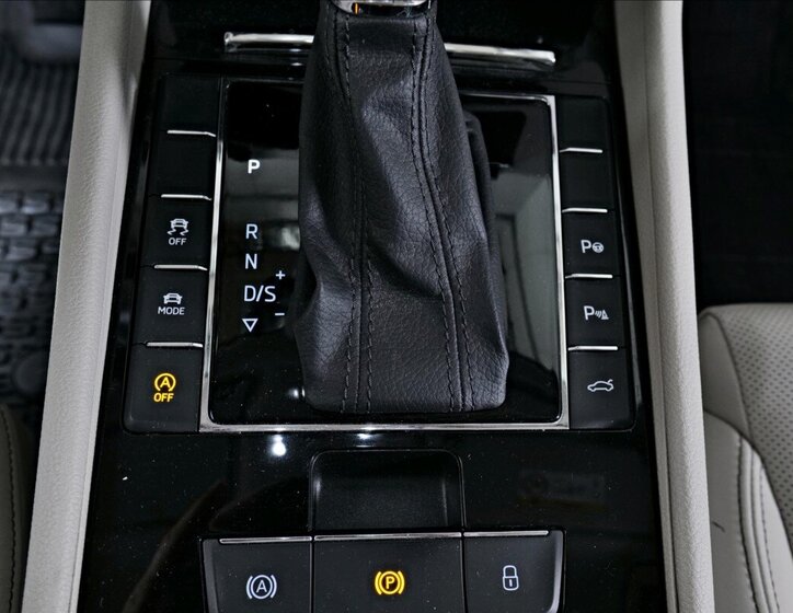 Škoda Superb Sedan / Limuzína 2,0 l 200 kw