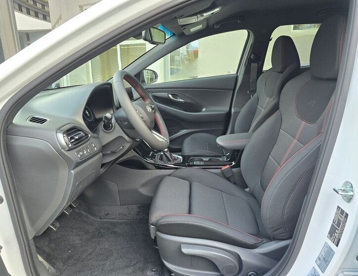 Hyundai i30 Hatchback 1,5 l 70 kw