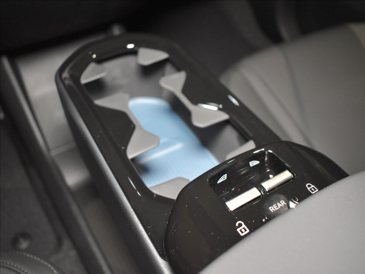 Volvo EX30 SUV / Terénní 0,0 315 kw