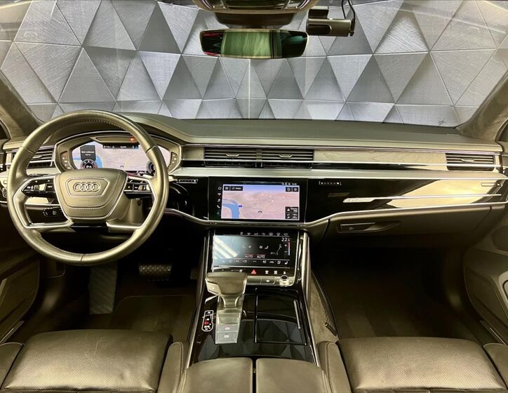 Audi A8 10