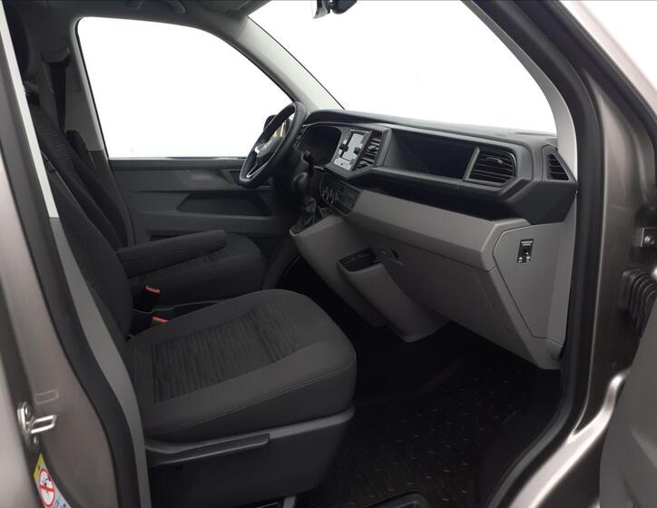 Volkswagen Caravelle 17