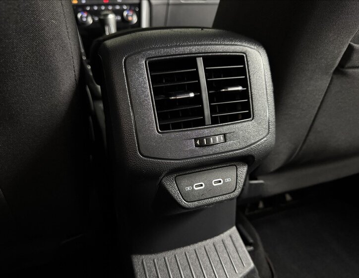 Volkswagen T-Roc SUV / Terénní 1,5 l 110 kw