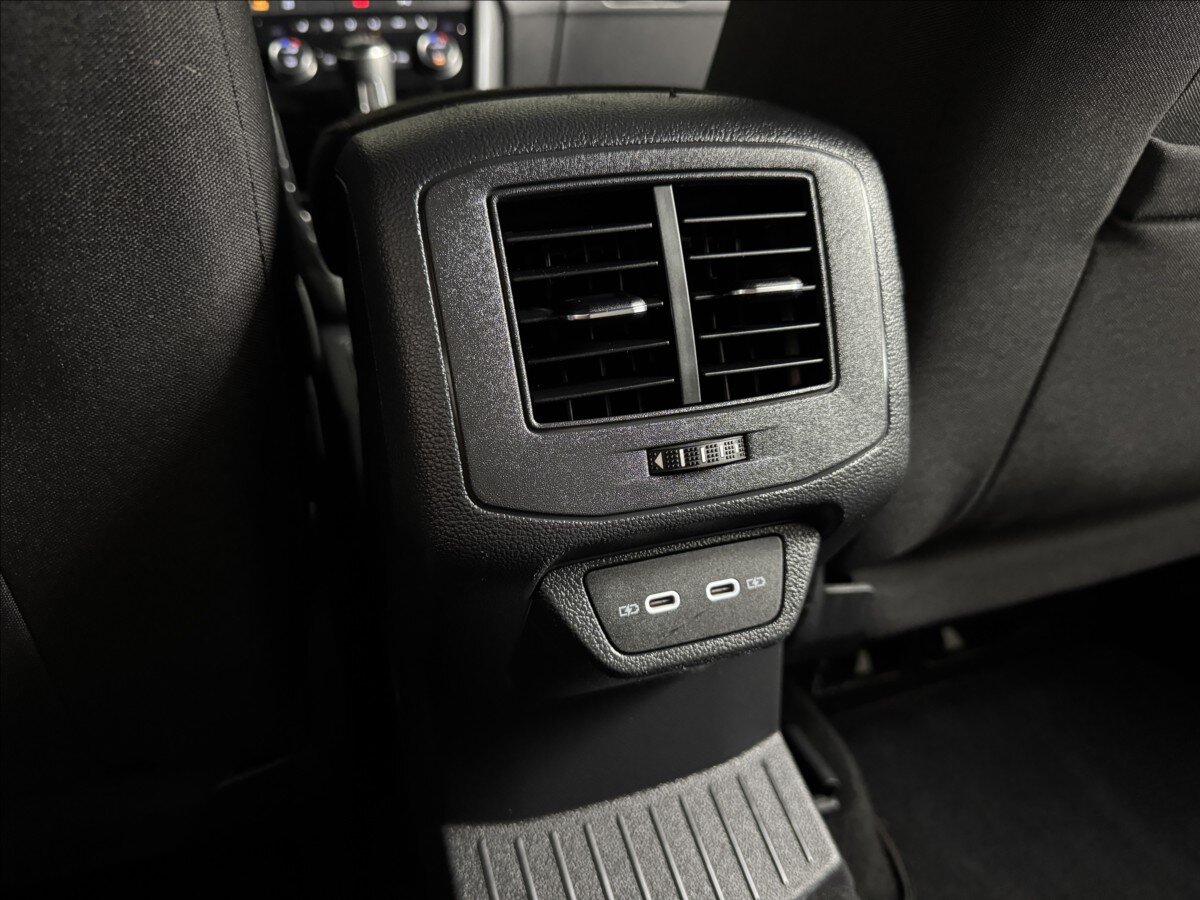 Volkswagen T-Roc SUV / Terénní 1,5 l 110 kw