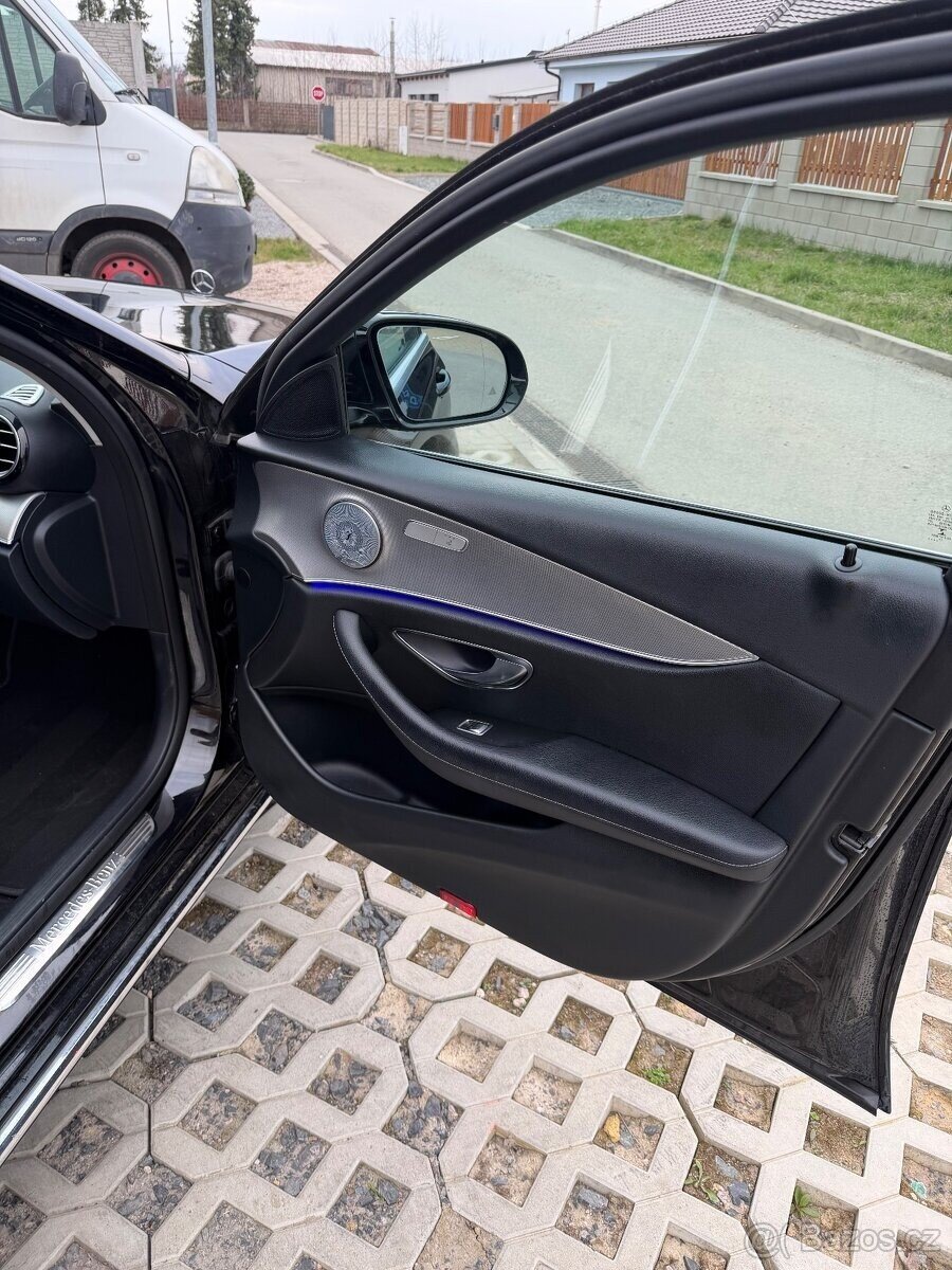 Mercedes-Benz Třídy E Sedan / Limuzína 0,0 143 kw