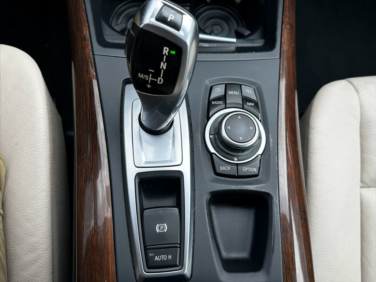 BMW X5 Kombi 3,0 l 180 kw