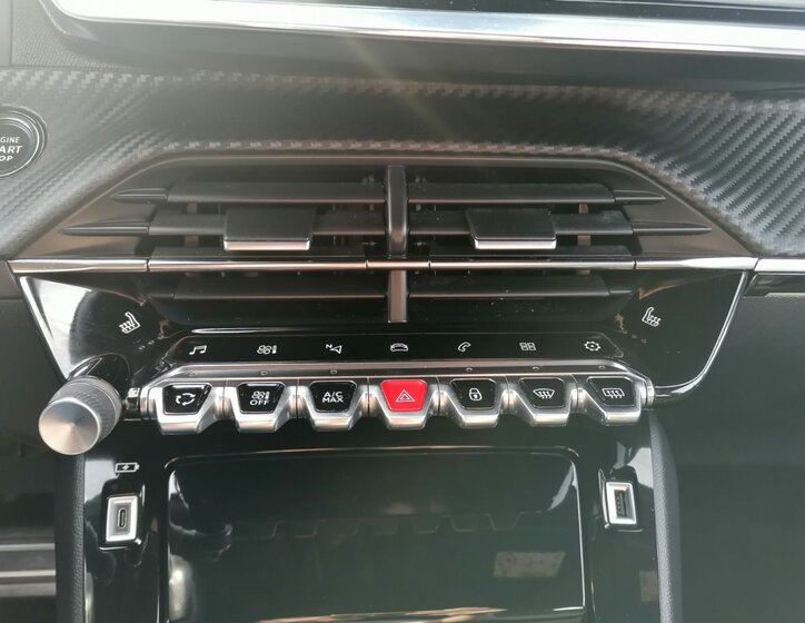 Peugeot 2008 SUV / Terénní 1,2 l 96 kw