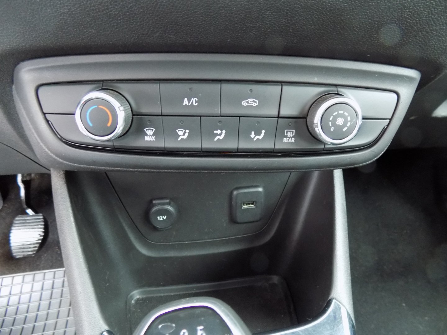 Opel Crossland X SUV 1,2 l 60 kw