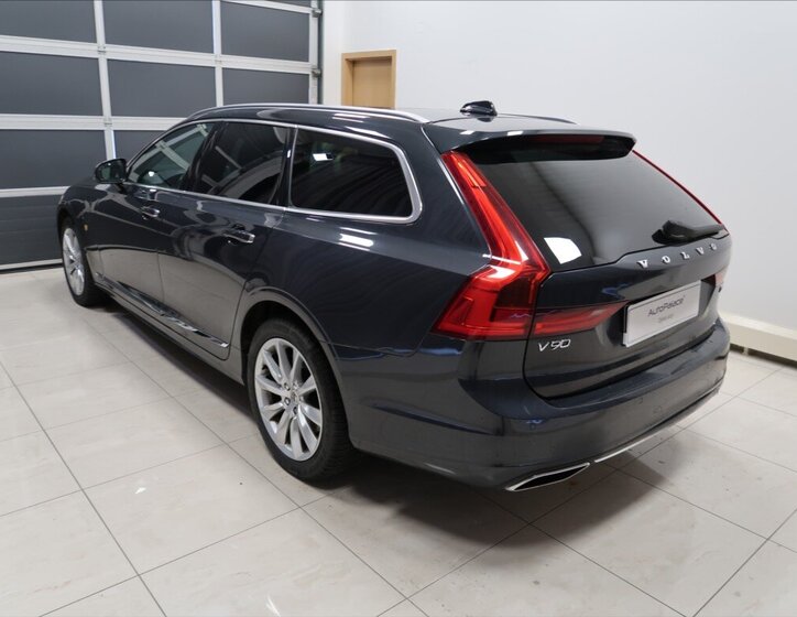 Volvo V90 4