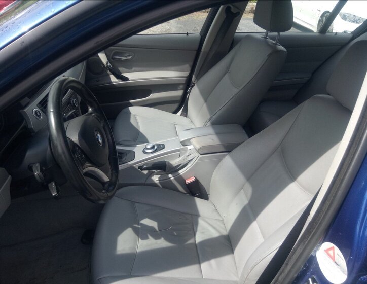 BMW Řada 3 Sedan / Limuzína 2,0 l 120 kw