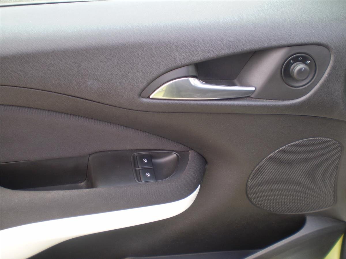 Opel Adam Hatchback 1,4 l 64 kw