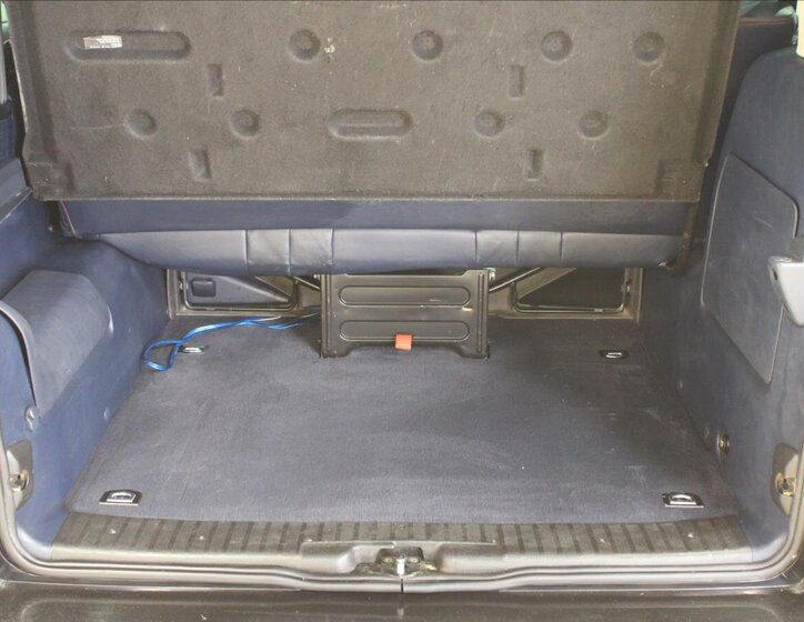 Volkswagen Caravelle Kombi 2,5 l 111 kw