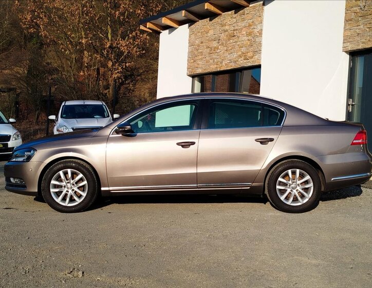 Volkswagen Passat Ostatní 1,4 l 90 kw