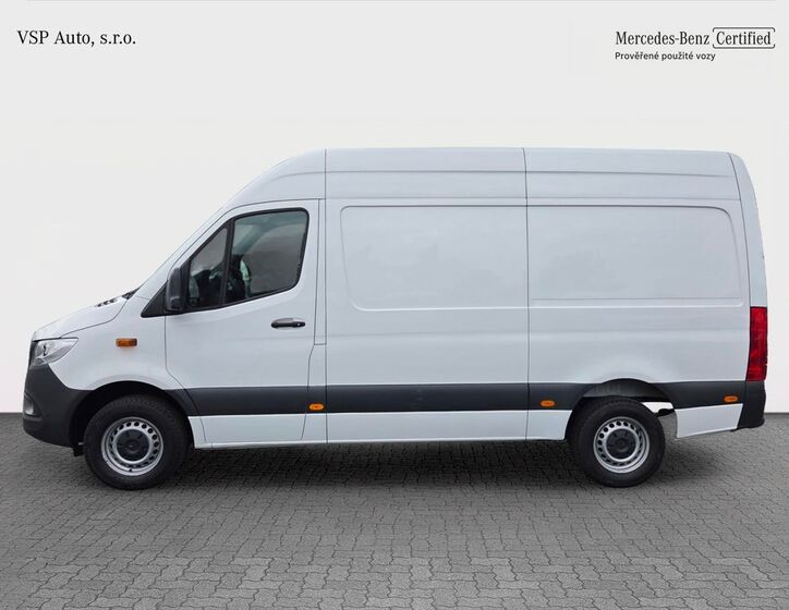 Mercedes-Benz Sprinter 2