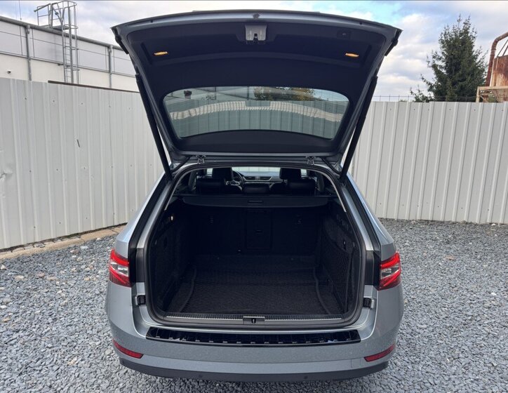 Škoda Superb 12