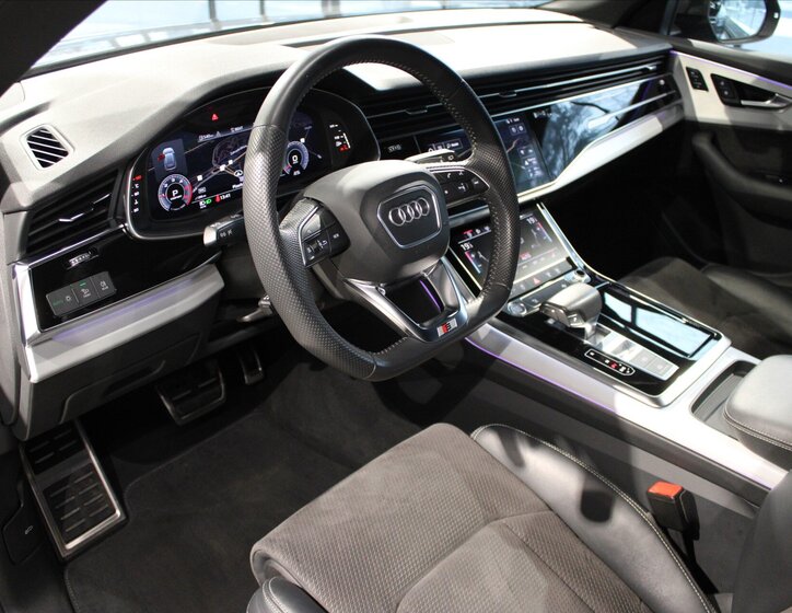 Audi Q8 SUV 3,0 l 210 kw