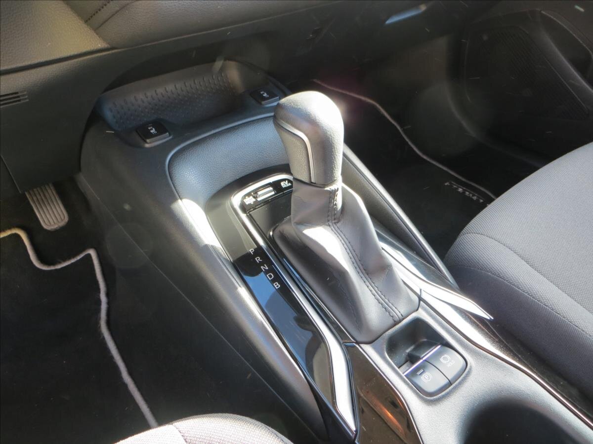 Toyota Corolla Sedan / Limuzína 1,8 l 72 kw