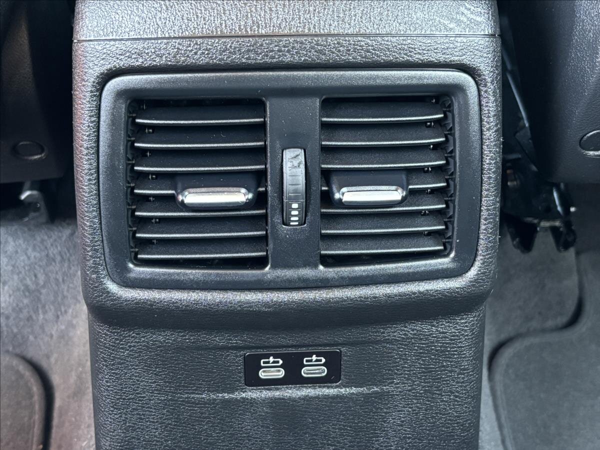 BMW X1 Kombi 1,5 l 100 kw