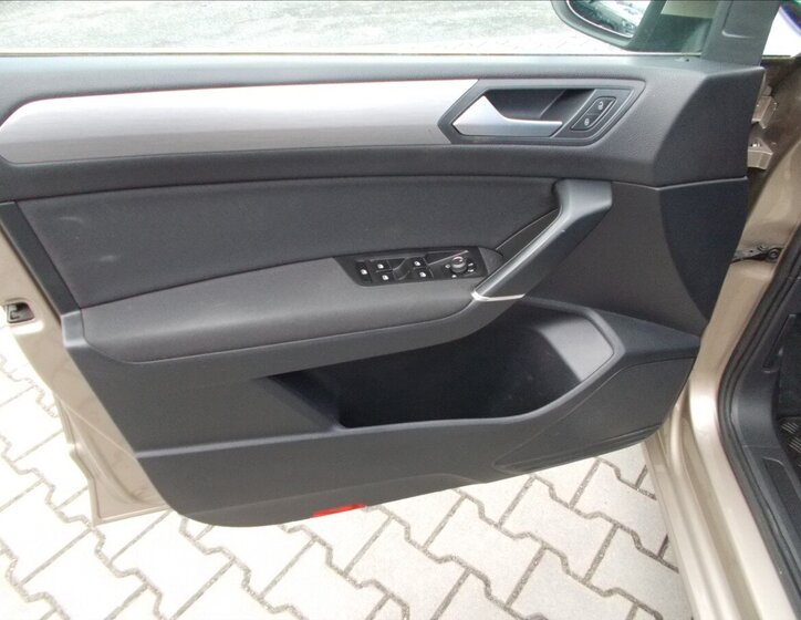 Volkswagen Touran MPV 1,4 l 110 kw