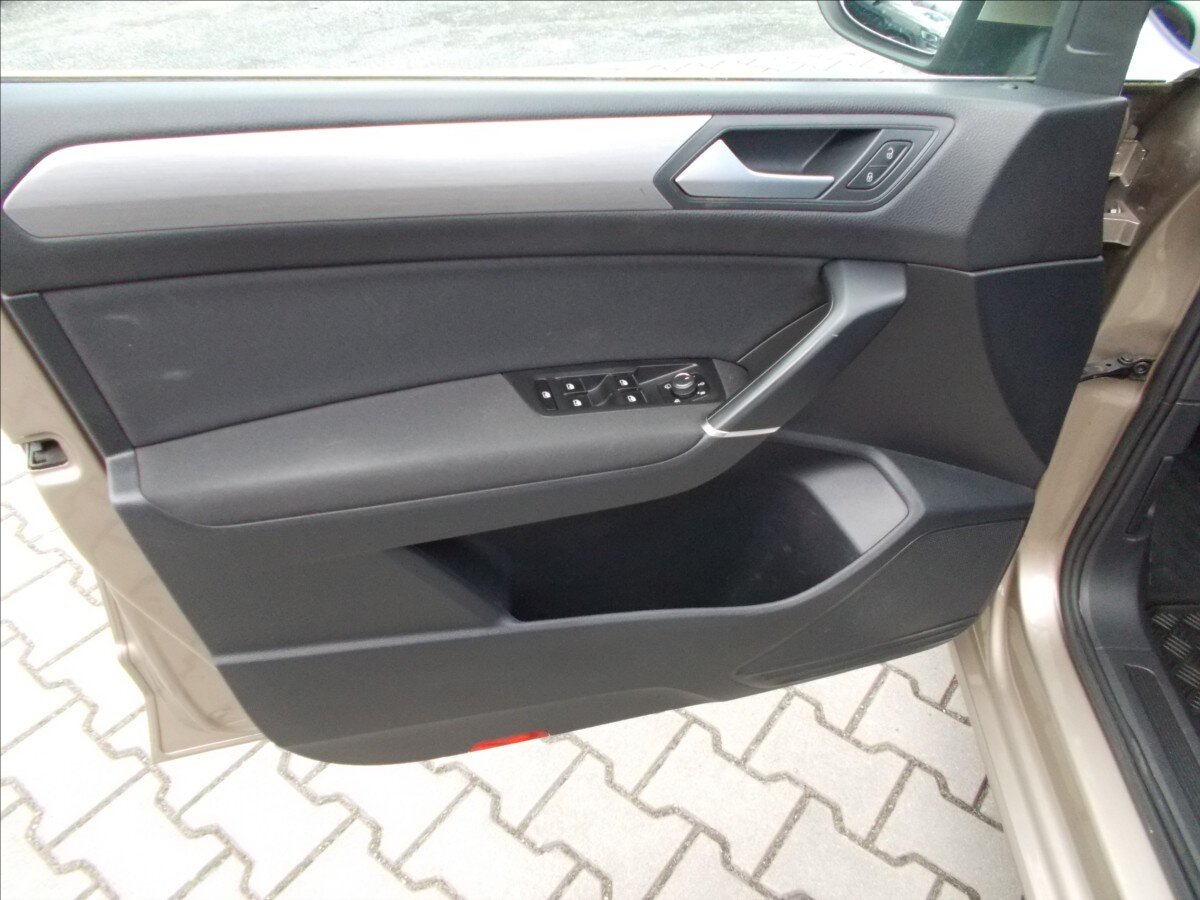 Volkswagen Touran MPV 1,4 l 110 kw