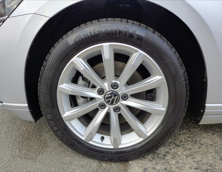 Volkswagen Passat 10