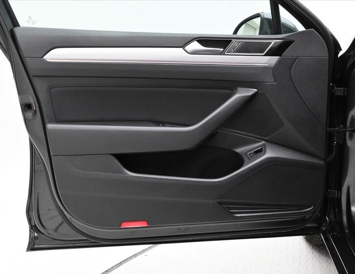 Volkswagen Passat 25