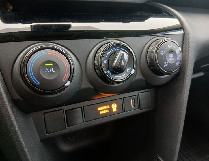 Toyota Yaris Cross 23