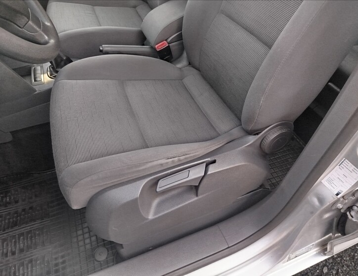 Volkswagen Touran 12