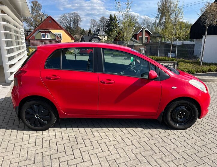 Toyota Yaris Hatchback 1,3 l 64 kw