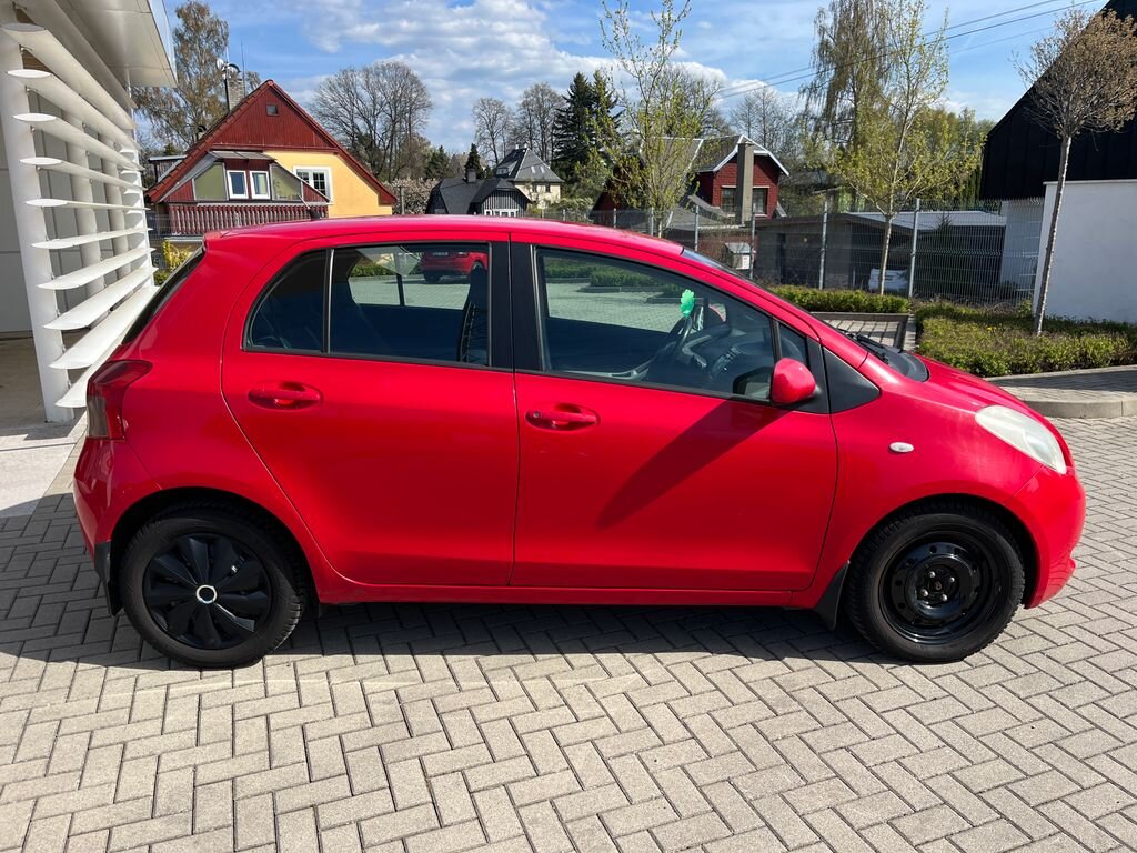 Toyota Yaris Hatchback 1,3 l 64 kw
