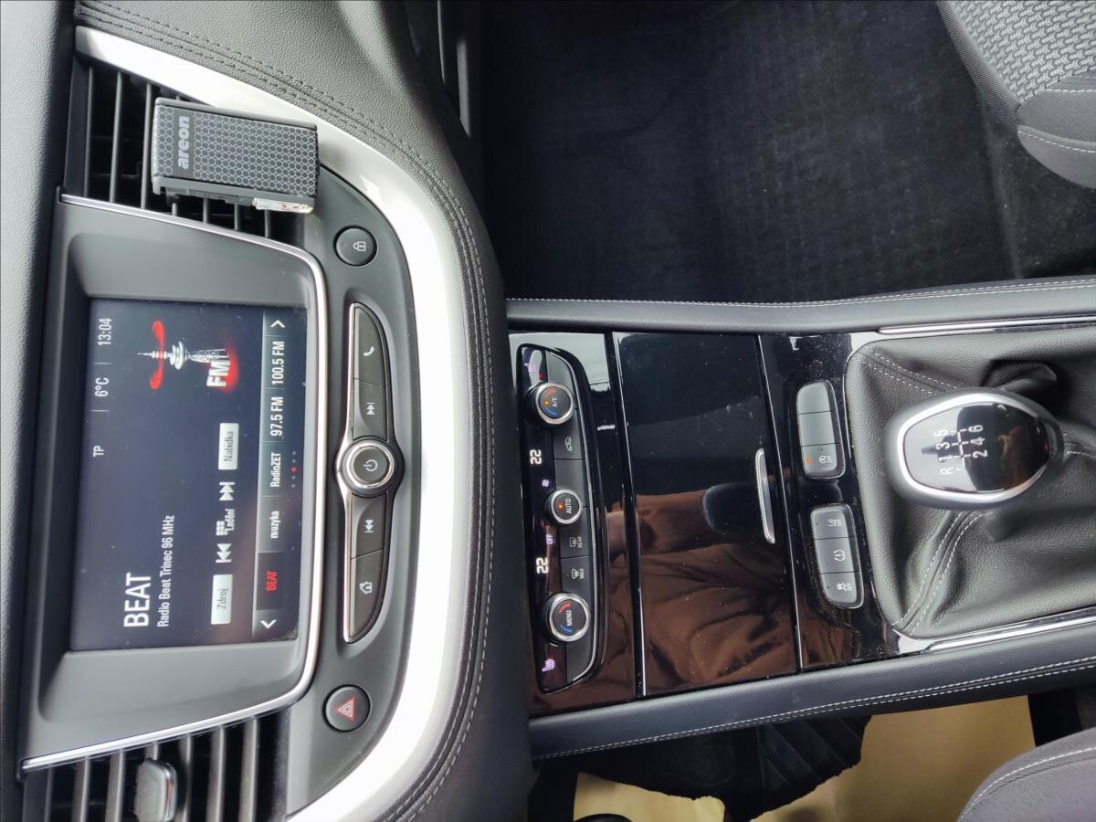 Opel Grandland X SUV / Terénní 1,2 l 96 kw