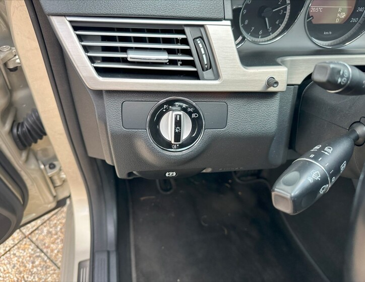 Mercedes-Benz Třídy E 22