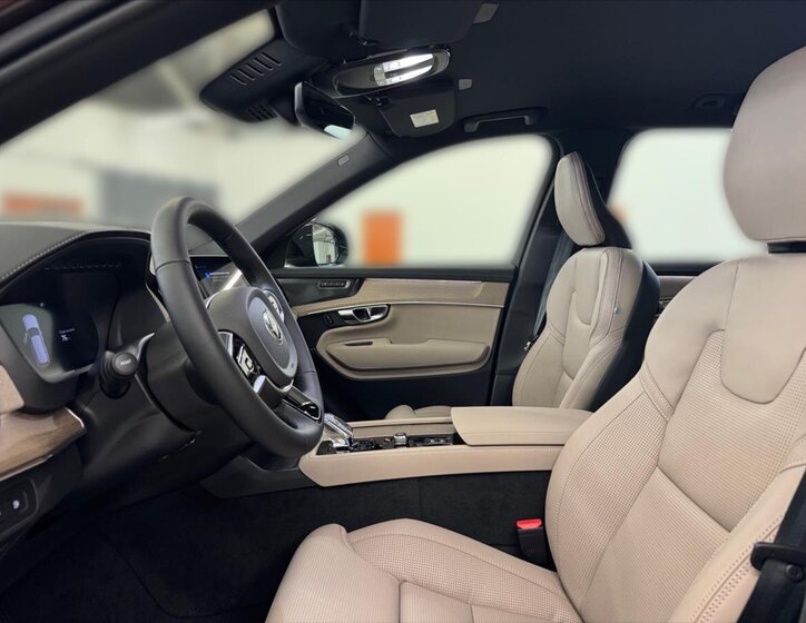 Volvo XC90 SUV 2,0 l 335 kw