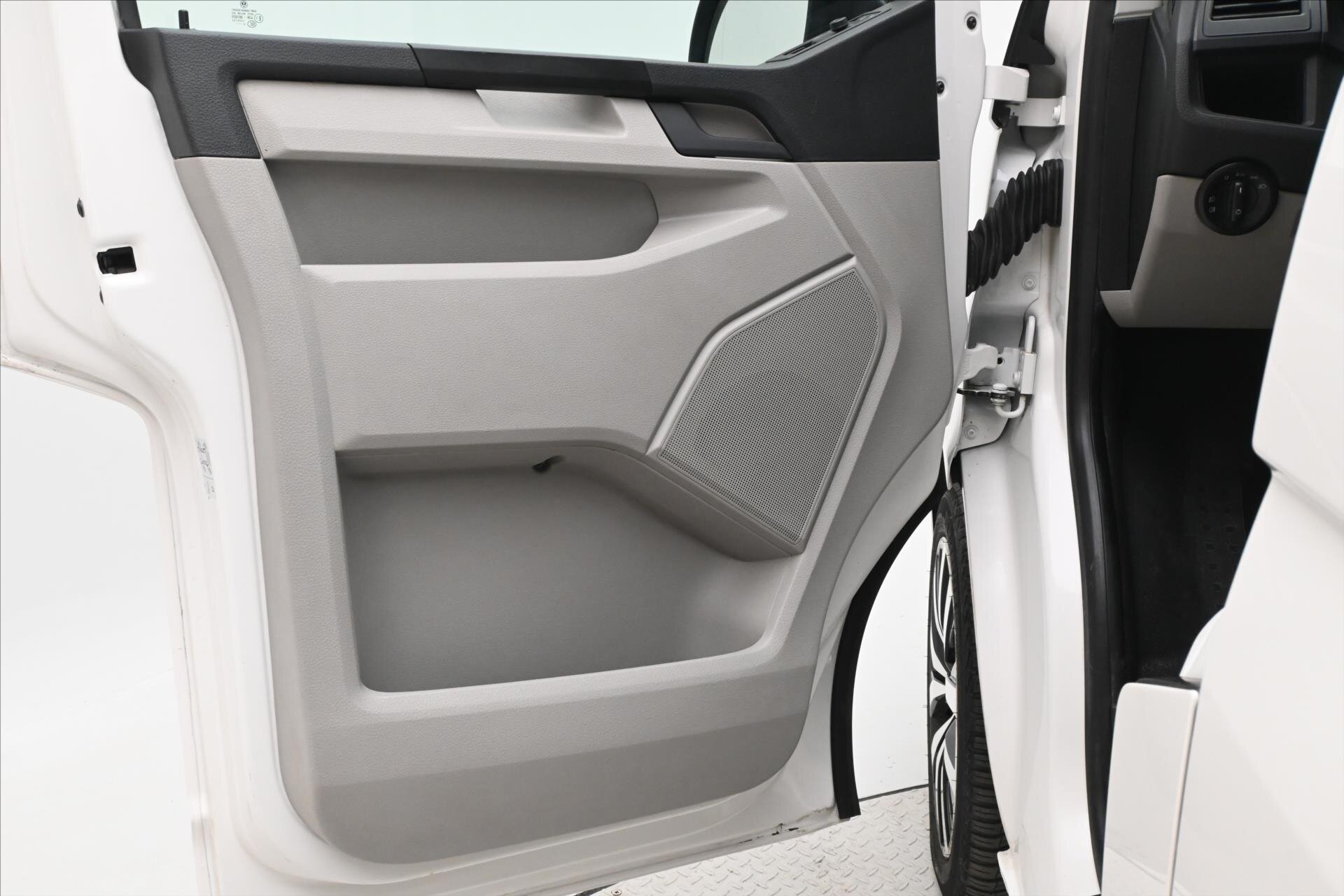 Volkswagen Transporter Skříň 2,0 l 110 kw