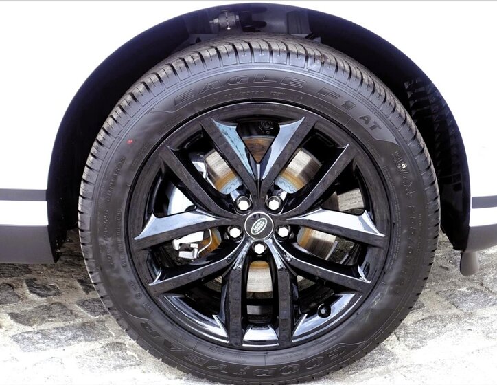 Land Rover Range Rover Velar SUV 2,0 l 150 kw