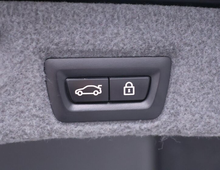 BMW Řada 7 Sedan 3,0 l 190 kw