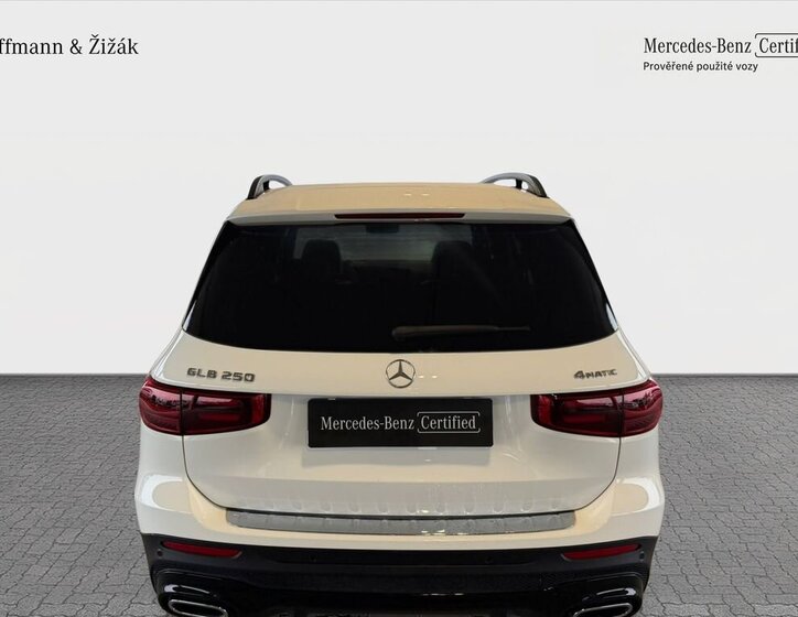 Mercedes-Benz GLB 6