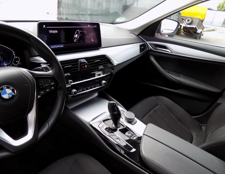 BMW Řada 5 25