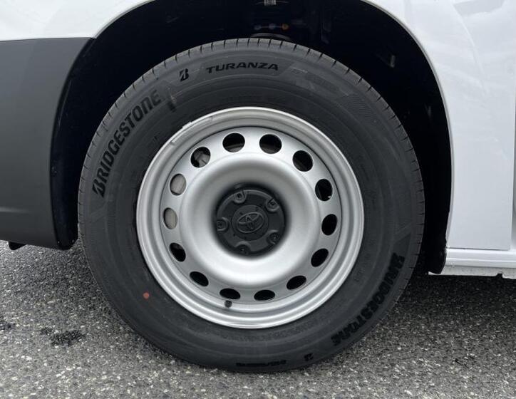 Toyota ProAce City 18