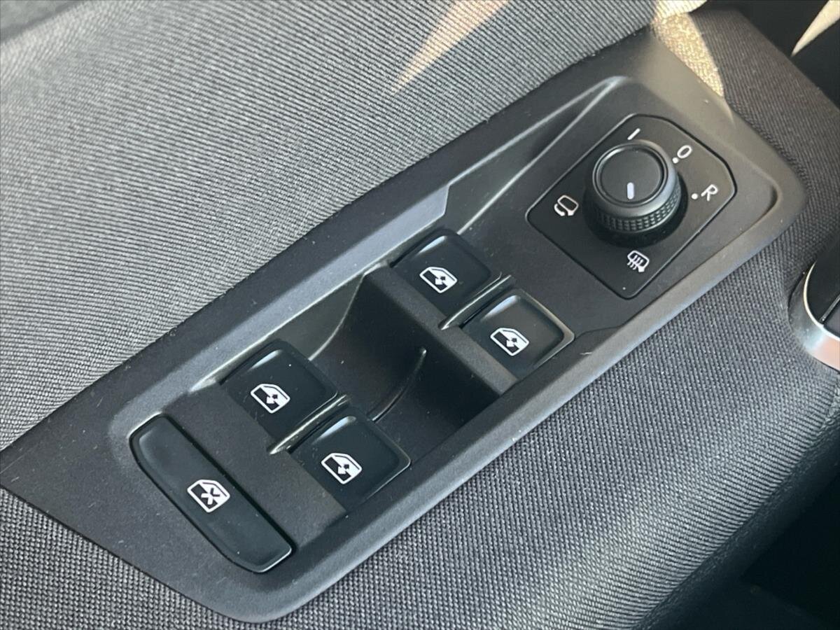 Volkswagen Touran MPV 1,5 l 110 kw